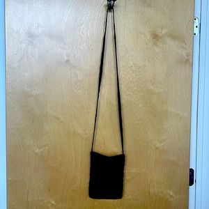 Vintage Black Woven Side Satchel Purse – Intricate Textured Design